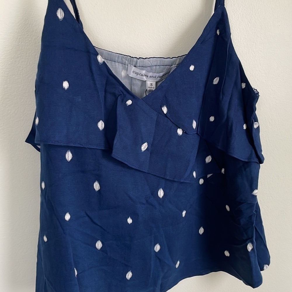 NWT cupcakes and cashmere blue and white top